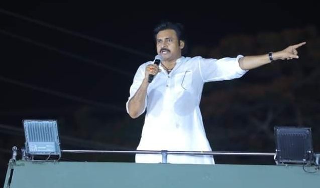 Varahi VijayaYathra : కేసులున్న ముఖ్యమంత్రి కేంద్రంతో ఏం మాట్లాడతాడు : పవన్ కళ్యాణ్