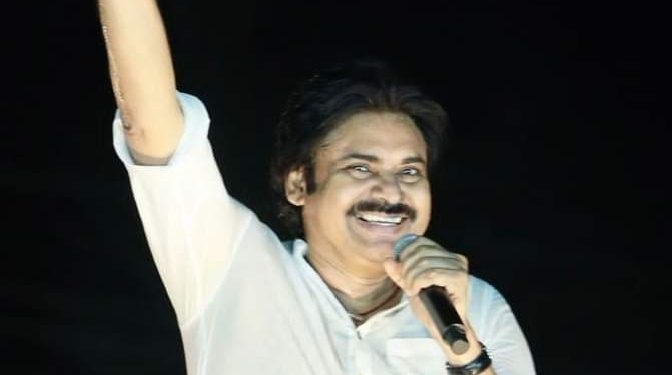 Varahi VijayaYathra : జనసేనానికి జేజేలు పలికిన ముమ్మిడివరం..