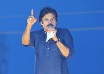 Varahi VijayaYathra : మలికిపురంలో జయహో జనసేనాని..  జనంతో కిక్కిరిసిన రహదారులు..