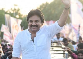 Varahi VijayaYathra : భీమవరంలో జన ప్రభంజనం.. జనసైనికుల హర్షాతిరేకాల మధ్య పవన్ కళ్యాణ్ రోడ్ షో..