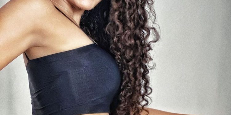 Anupama Parameswaran Hot Pics : అనుపమ పరువాలు..