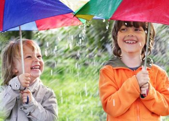 Rainy season : వర్షాకాలంలో చిన్నపిల్లలను ఇలా కాపాడుకోండి..