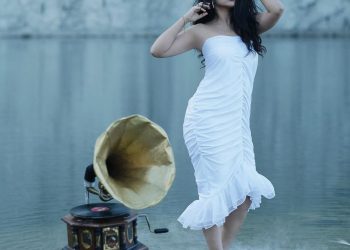 Megha Shetty Hot Pics : మేఘా బ్యూటీ వండర్స్..