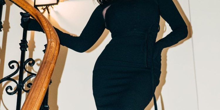 Sunny Leone Latest hot Pics : బ్లాక్ డ్రెస్ లో సన్నీ హాట్ పిక్స్..