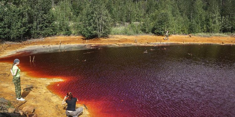 Karachi Lake : ఈ సరస్సు ఒడ్డున నిల్చుంటే.. ప్రాణాలు గాల్లో కలిసిపోవాల్సిందే..