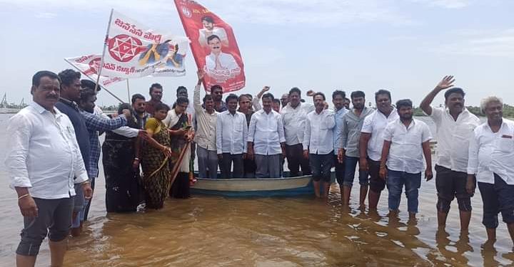 Janasena in Krishna District : ఉమ్మడి కృష్ణాలో ఉద్రిక్తతల మధ్య.. జగనన్న కాలనీల పర్యటన..