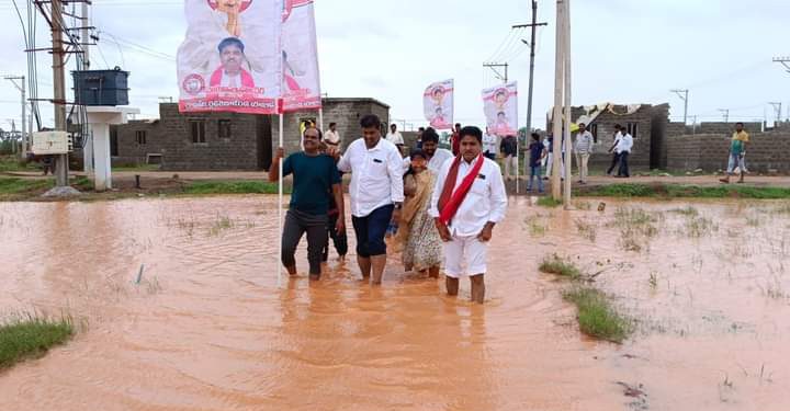 Janasena in Eluru : జగనన్న ఇల్లు మాకొద్దు బాబోయ్.. 