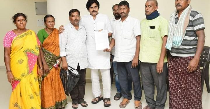 Varahi VijayaYathra in Eluru : మల్లవల్లి పారిశ్రామికవాడ నిర్వాసితులపై వైసీపీ ప్రభుత్వం ఇంత దుర్మార్గంగా చేస్తుందా..!