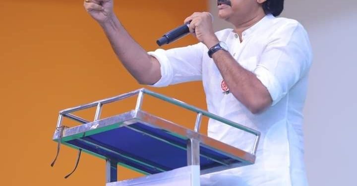 Varahi VijayaYathra : అర్హతలేని వాడు ఆంధ్రప్రదేశ్ రాష్ట్రాన్ని ఏలుతున్నాడు : పవన్ కళ్యాణ్