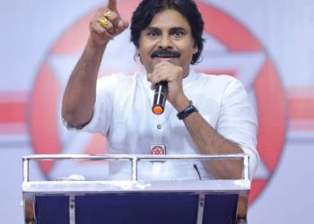 Varahi VijayaYathra in Tanuku : జగ్గుభాయ్ అంటే భయం వదిలేయండి : పవన్ కళ్యాణ్