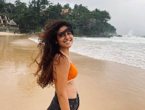 Priya Prakash Varrier Hot Pics : కుర్రాళ్ళ మనసు దోచేస్తున్న ప్రియా వారియర్..