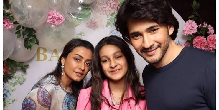 Sitara Ghattamaneni : న్యూయార్క్ టైమ్స్ స్క్వేర్ పై మెరిసిన సితార..