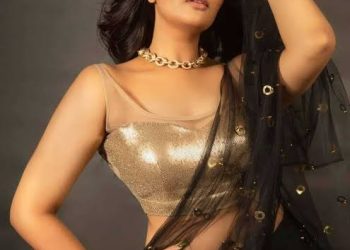 Sreemukhi Hot Pics : కూల్ క్లైమేట్ లో శ్రీముఖి హాట్ పిక్స్..