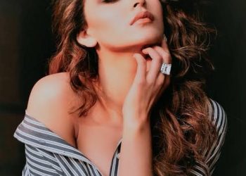 Urvashi Rautela Hot Pics : బ్రో బ్యూటీ హాట్ పిక్స్.