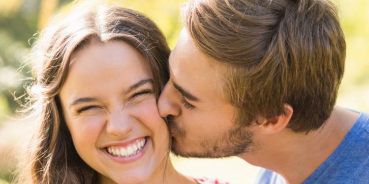 International Kissing Day : ఒక్క ముద్దుతో ఇన్నీ ఆరోగ్య ప్రయోజనాలా..!