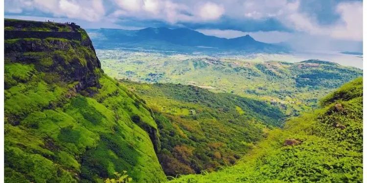Tourist Places : ప్రకృతిని ఆస్వాదించాలనుకుంటున్నారా.. అయితే ఇక్కడికి వెళ్ళండి..