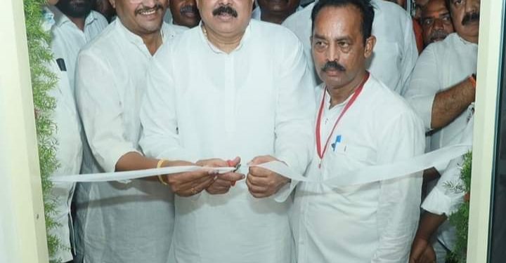 Nadendla Manohar in Guntur : వైసీపీ ప్రభుత్వం ప్రజల డేటా చోరీ చేస్తోంది : నాదెండ్ల మనోహర్