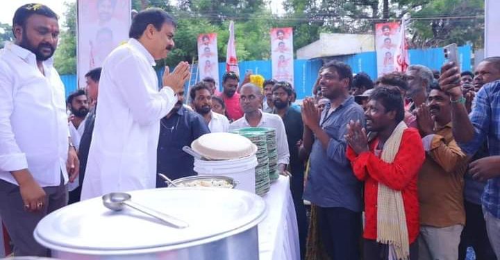 Pawan Kalyan – Birthday : పవన్ కళ్యాణ్ జన్మదినానా భవన నిర్మాణ కార్మికులతో జనసేన..