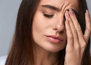 Eye Twitch : పురాణాల్లో కను శాస్త్రం… కన్ను అదిరితే జరిగేది ఇదే.. సైంటిఫిక్ రీసన్ ఏంటి ఇలా ఉంది.
