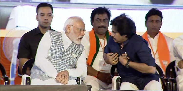 Pawan Kalyan – Modi : స్టేజ్ పై పవన్ కళ్యాణ్, మోదీ ఏం మాట్లాడుకున్నారు.. జనాల కామెంట్స్ మాములుగా లేవుగా..