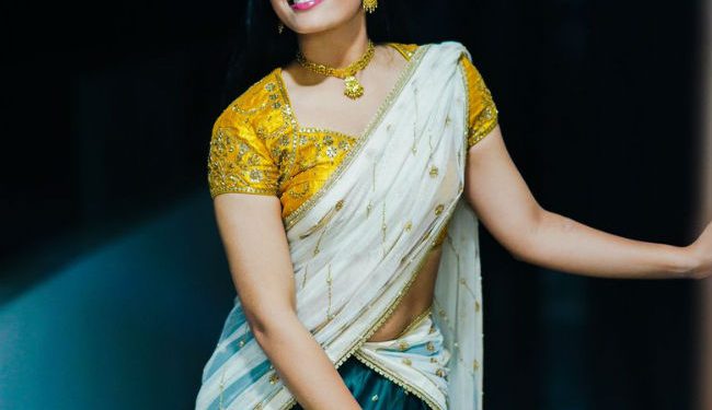 Traditional Langa Oni : లంగా ఓణీ  మళ్ళి సంతరించుకుంది సింగరాన్ని..