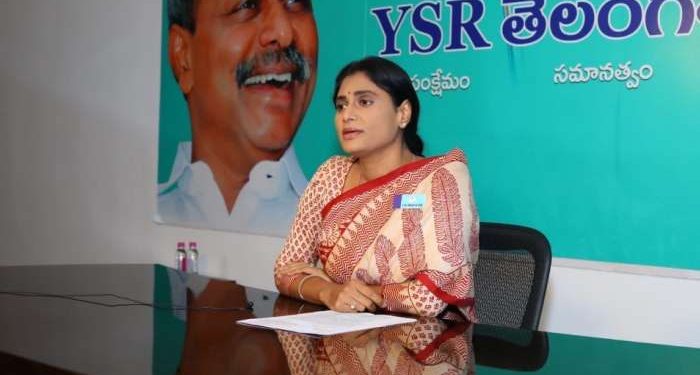 YS Sharmila’s Gift to KCR : కేసీఆర్ కు వైస్ షర్మిల గిఫ్ట్.. ఏమిచ్చిందో తెలిస్తే షాక్ అవుతారు..