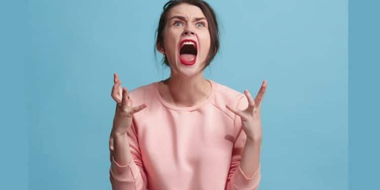 Which Vitamin Deficiency Causes Anger : కోపం ఎక్కువగా వస్తుందా.. అయితే ఈ విటమిన్స్ లోపమే.. 