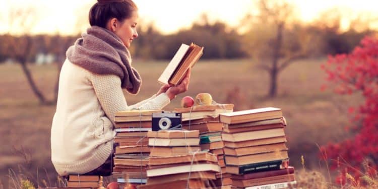 Benefits of Reading Books : రోజు కాసేపు పుస్తకాలు చదవడం వల్ల ఎన్ని ప్రయోజనాలో మీకు తెలుసా..