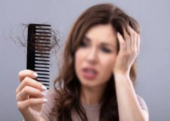 Vitamin Deficiency Causes Hair Loss : జుట్టు రాలిపోవడానికి ఈ విటమిన్స్ కారణం.. గుర్తించకపోతే చాలా పెద్ద ప్రమాదం..