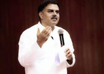 Nadendla in Christmas Celebrations : సర్వమత సమానత్వం జనసేన విధానం : నాదెండ్ల మనోహర్