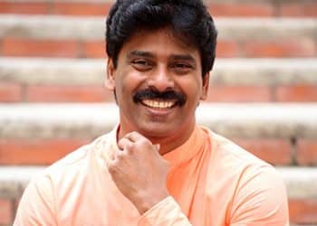 Suresh Kondeti : సురేష్ కొండేటి నోటికి తాళం.. బహిష్కరిస్తూ విలేఖరుల సంఘం సంచలన నిర్ణయం..