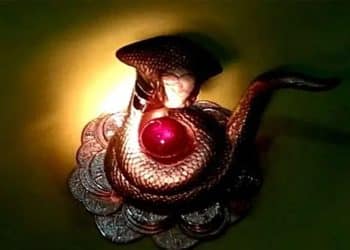 Strange Temple in Uttarakhand : కళ్ళకు గంతలు కట్టుకుంటేనే ఆ ఆలయంలోకి ప్రవేశం..