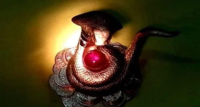 Strange Temple in Uttarakhand : కళ్ళకు గంతలు కట్టుకుంటేనే ఆ ఆలయంలోకి ప్రవేశం.. 