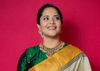 Anasuya Strong Warning: పబ్లిక్‌పైనే యాంకర్ అనసూయ సీరియస్.. చెప్పు తెగుతుంది.. దగ్గరకొచ్చి మరీ కొడ్తానంటూ..!