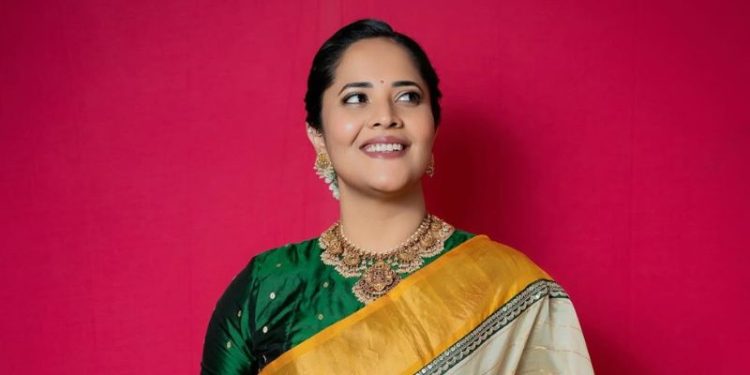 Anasuya Strong Warning: పబ్లిక్‌పైనే యాంకర్ అనసూయ సీరియస్.. చెప్పు తెగుతుంది.. దగ్గరకొచ్చి మరీ కొడ్తానంటూ..!