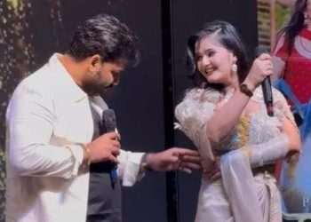 Bhojpuri Star Pawan Singh: స్టేజ్‌పై హీరోయిన్ నడుము తడిమిన హీరో.. నటుడి అసభ్యప్రవర్తనపై విమర్శలు