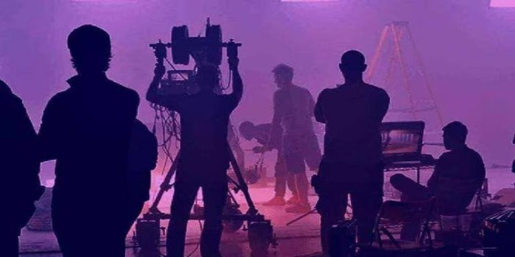 Cinema Workers: సినీ కార్మికుల వేతనాల పెంపు.. ఎంత పెరిగాయంటే?