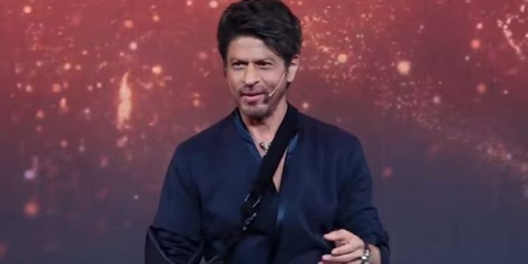 Shah Rukh Khan: ఒక్క చేతితో అవార్డు అందుకోగలం, కానీ ఆ పని మాత్రం చేయలేం.. షూటింగ్లో గాయంపై షారూక్