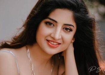 Poonam Kaur: నందమూరి vs మెగా ఫ్యాన్స్ మధ్య చిచ్చు పెట్టిన పూనమ్ కౌర్.. బాలయ్యపై ప్రశంసలు, మెగా ఫ్యాన్స్ ఫైర్
