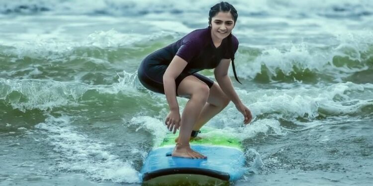 Rukmini Vasanth: మల్టీ టాలెంటెడ్‌ రుక్మిణి వసంత్.. ఈ అందాల ముద్దుగుమ్మ అడ్వెంచర్ సర్ఫింగ్‌ కూడా చేస్తుందా?