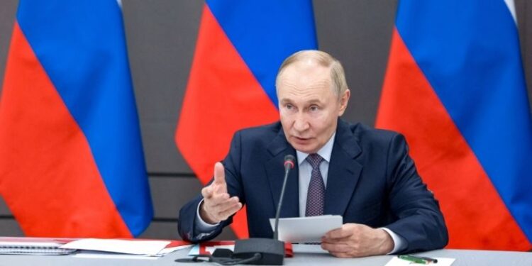 Vladimir Putin: భారతీయ సినిమాలంటే చాలా ఇష్టం.. వాటి కోసంం రష్యాలో స్పెషల్ ఛానల్ ఉంది: పుతిన్