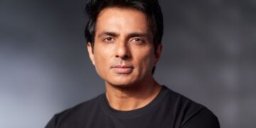 IndiGo: ఇండిగో సంక్షోభం.. గ్రౌండ్ సిబ్బందిపై ఆగ్రహం వద్దు, నటుడు సోనూ సూద్ విజ్ఞప్తి