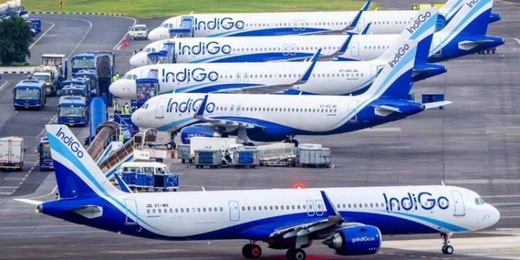 IndiGo: సినీ పరిశ్రమకు భారీ దెబ్బ.. విమానాలు రద్దు కావడంతో మధ్యలోనే నిలిచిన కీలక షూటింగ్‌లు..