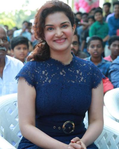 Veera Simhareddy Actress Honey Rose