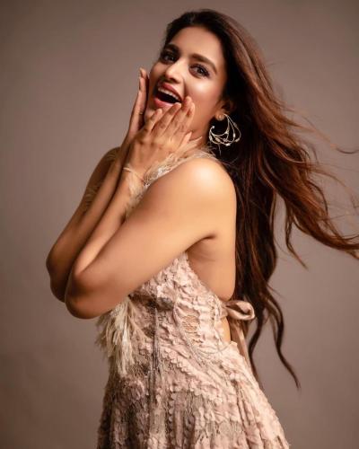 NidhiAgarwal01