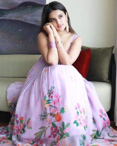 NidhiAgarwal08