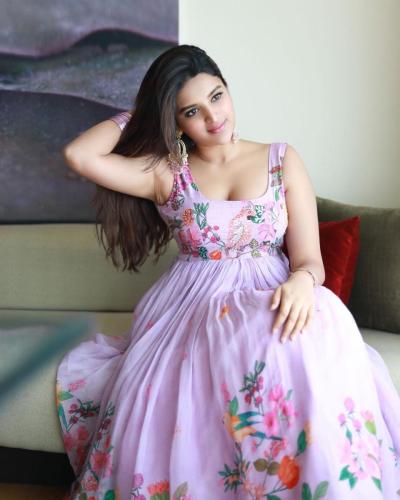 NidhiAgarwal09